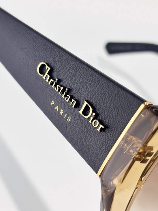 Picture of Dior Sunglasses _SKUfw76989629fw
